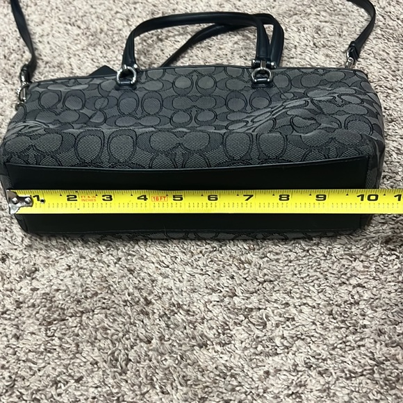 Black coach purse - Picture 6 of 12